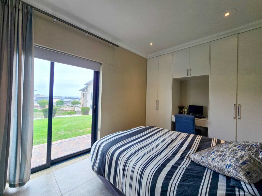 5 Bedroom Property for Sale in Stilbaai Oos Western Cape